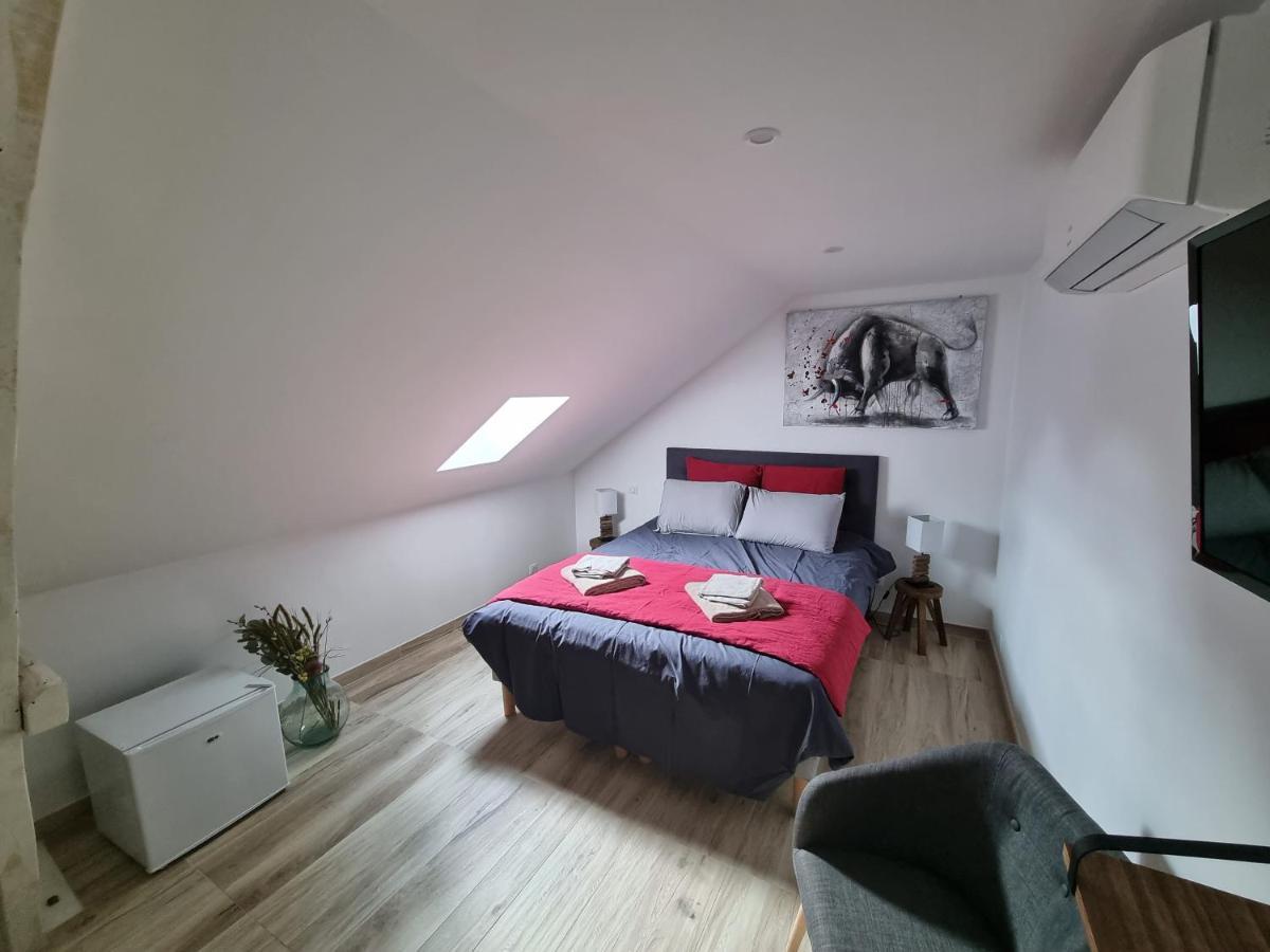 Le 4 Bed & Breakfast Montignac-Lascaux Exterior photo